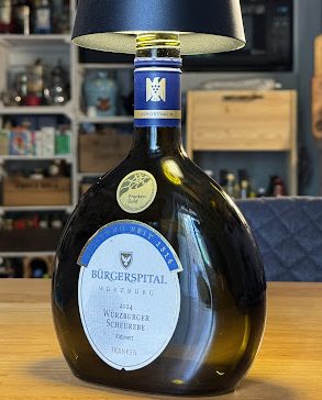 Bocksbeutel Flasche mit zeitem Leben als Lampe