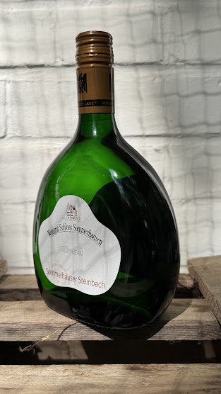 Bocksbeutel von schräg vorn